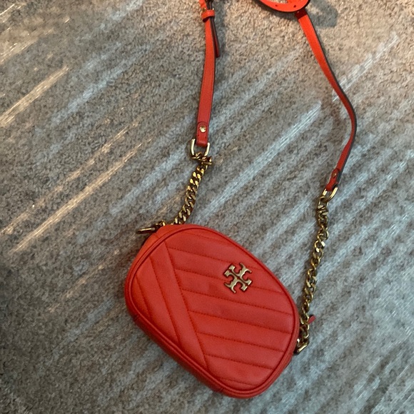 100% authentic Tory Burch chevron crossbody - Picture 2 of 5